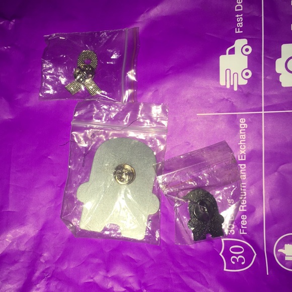 Colorful Cartoon Character Keychains - Picture 2 of 2